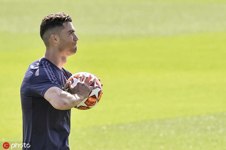 转会期托特纳姆备战欧冠；调整名单细节曝光；态度坚定；医务组通报恢复(托特纳姆热刺队阵容)