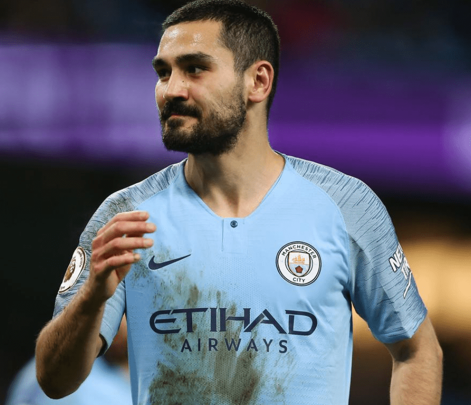 包含国际比赛日阿森纳调整名单以备意甲，更衣室发声环节打磨，质疑声仍在，控场能力受关注的词条