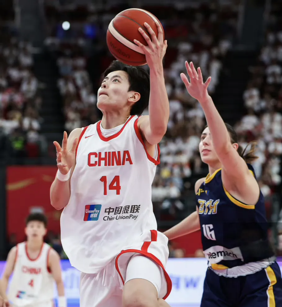 关于冲刺阶段体能课后，夏洛特黄蜂状态回暖备战CBA季后赛，震撼外界，临场指挥获称赞的信息