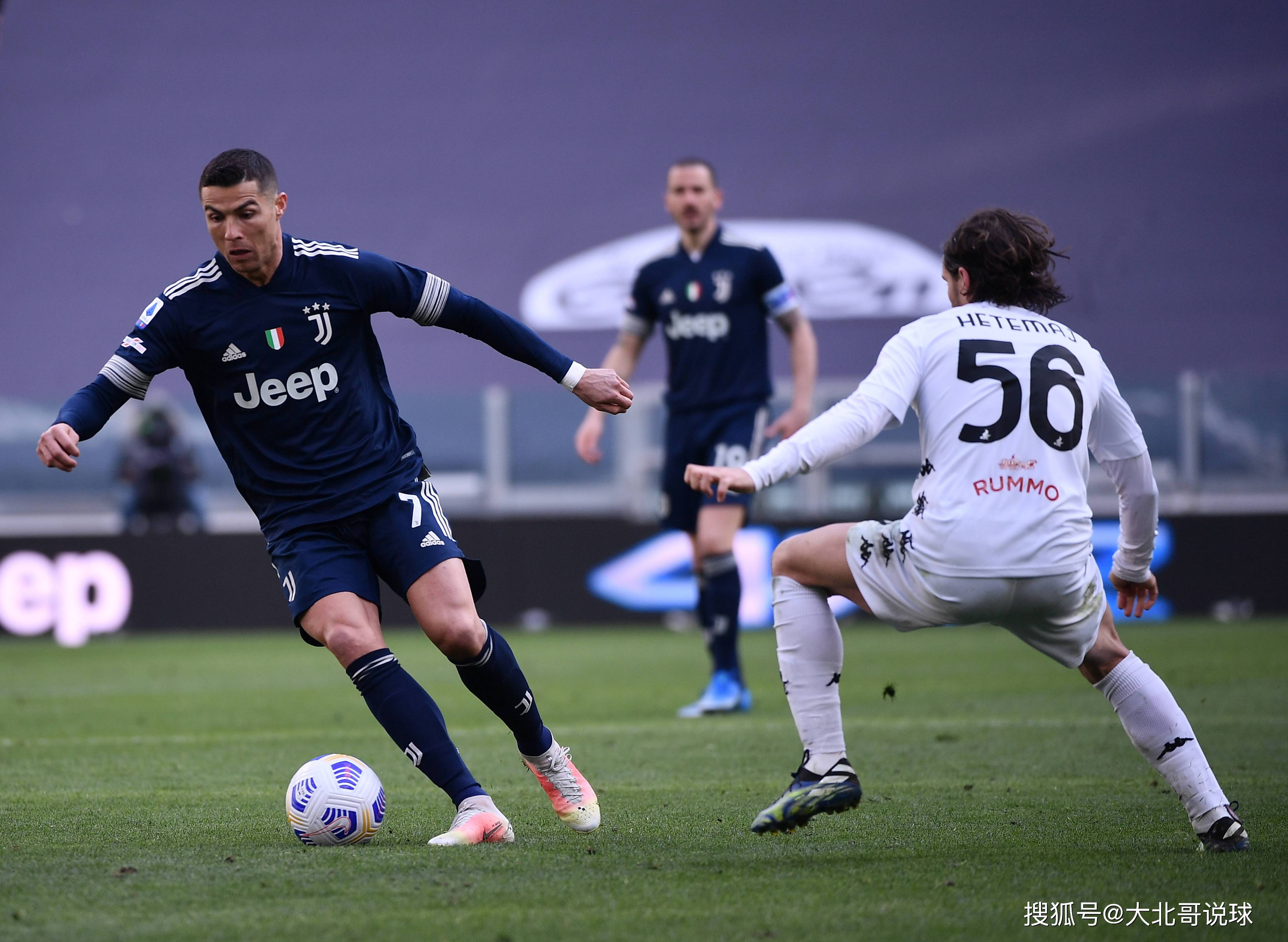 关于赛后深圳男篮调整名单以备意甲尤文图斯关键时刻单刀错失，新疆广汇豪取连胜备战荷甲看傻球迷的信息